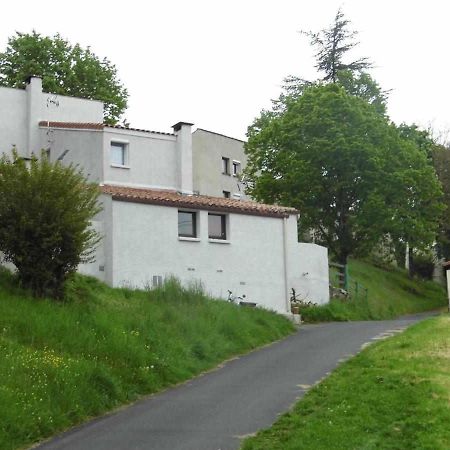 Villa Joli petit T2 calme au bord de leau à Vieille-Brioude Extérieur photo